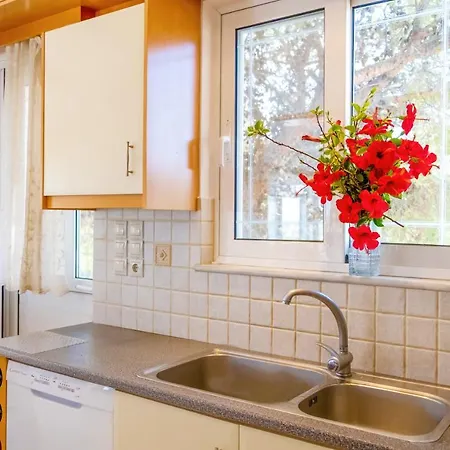 别墅 Afroditi In Chania Near Airport With Private Pool, Free Wi-fi, Souda Bay Views, Garden Oasis Kounoupidhianá
