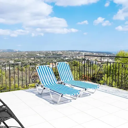 Afroditi In Chania Near Airport With Private Pool, Free Wi-fi, Souda Bay Views, Garden Oasis Kounoupidhianá