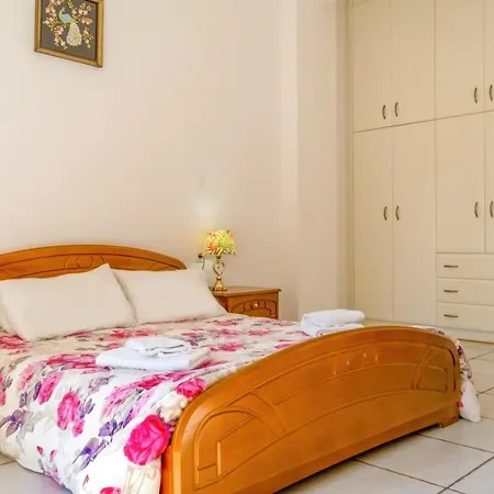Afroditi In Chania Near Airport With Private Pool, Free Wi-fi, Souda Bay Views, Garden Oasis 别墅 *