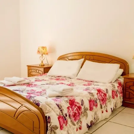 别墅 Afroditi In Chania Near Airport With Private Pool, Free Wi-fi, Souda Bay Views, Garden Oasis