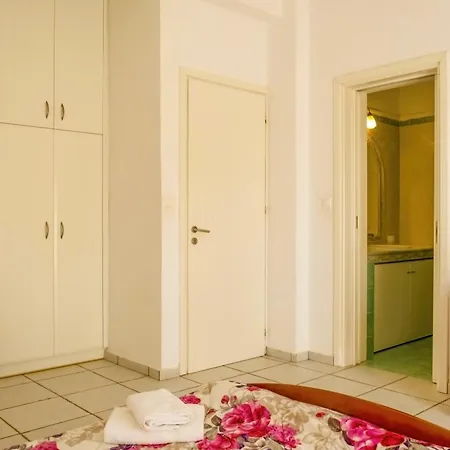 Afroditi In Chania Near Airport With Private Pool, Free Wi-fi, Souda Bay Views, Garden Oasis Βίλα Κουνουπιδιανά